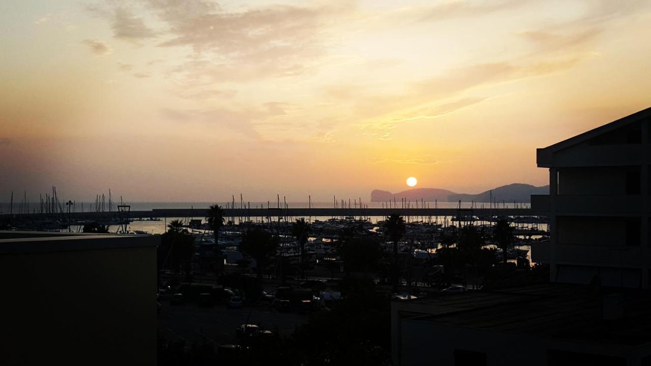 Appartamento Fronte Porto อาลเกโร ภายนอก รูปภาพ